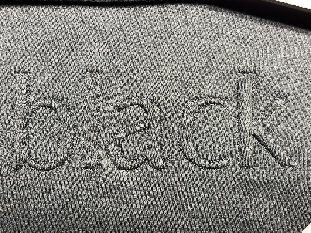 Trapunto Stickschrift black